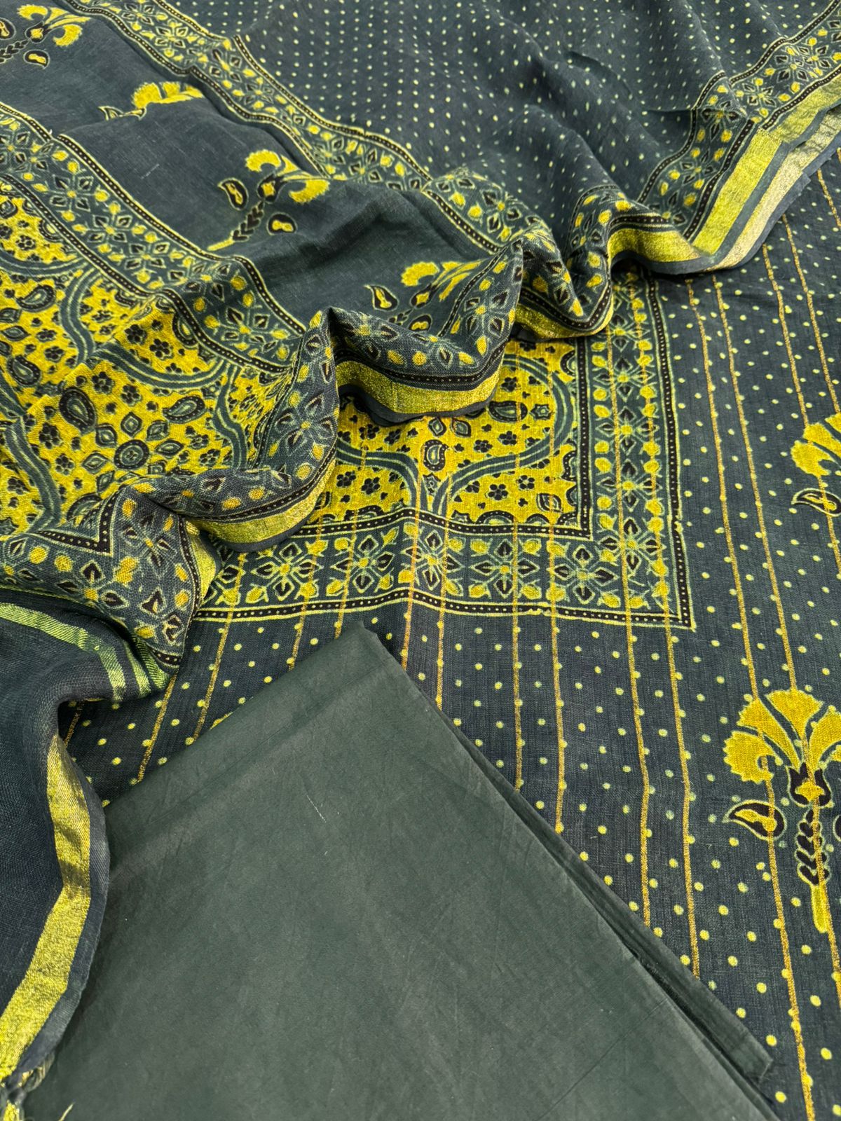 Linen by linen weaving Suit