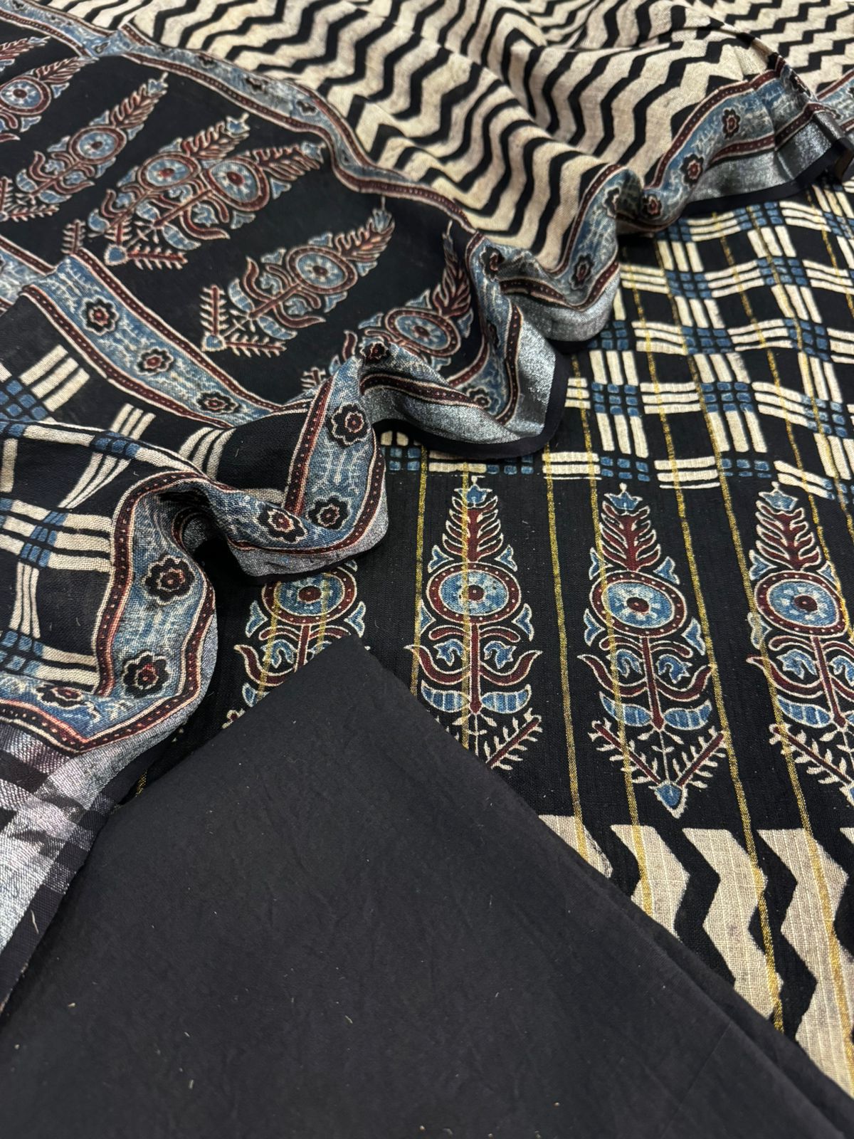 Linen by linen weaving Suit