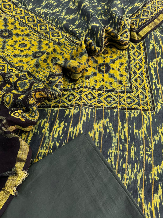 Linen by linen weaving Suit