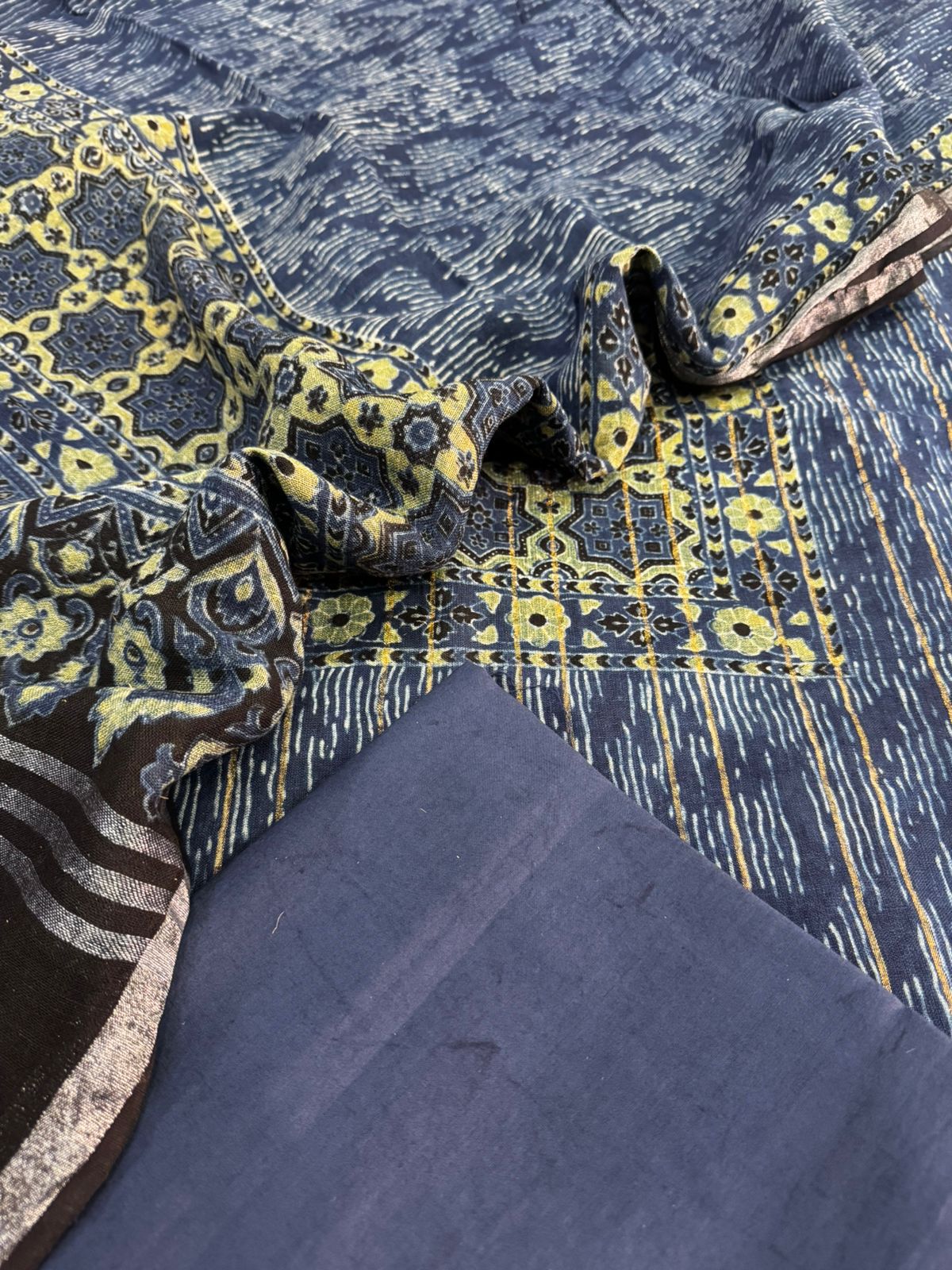 Linen by linen weaving Suit