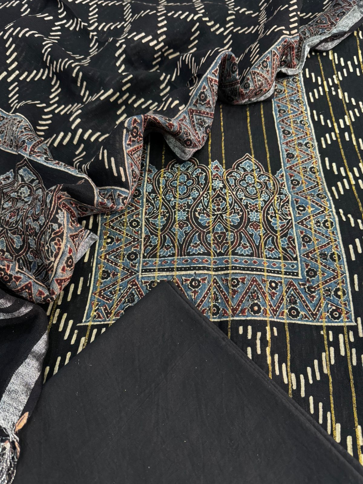 Linen by linen weaving Suit